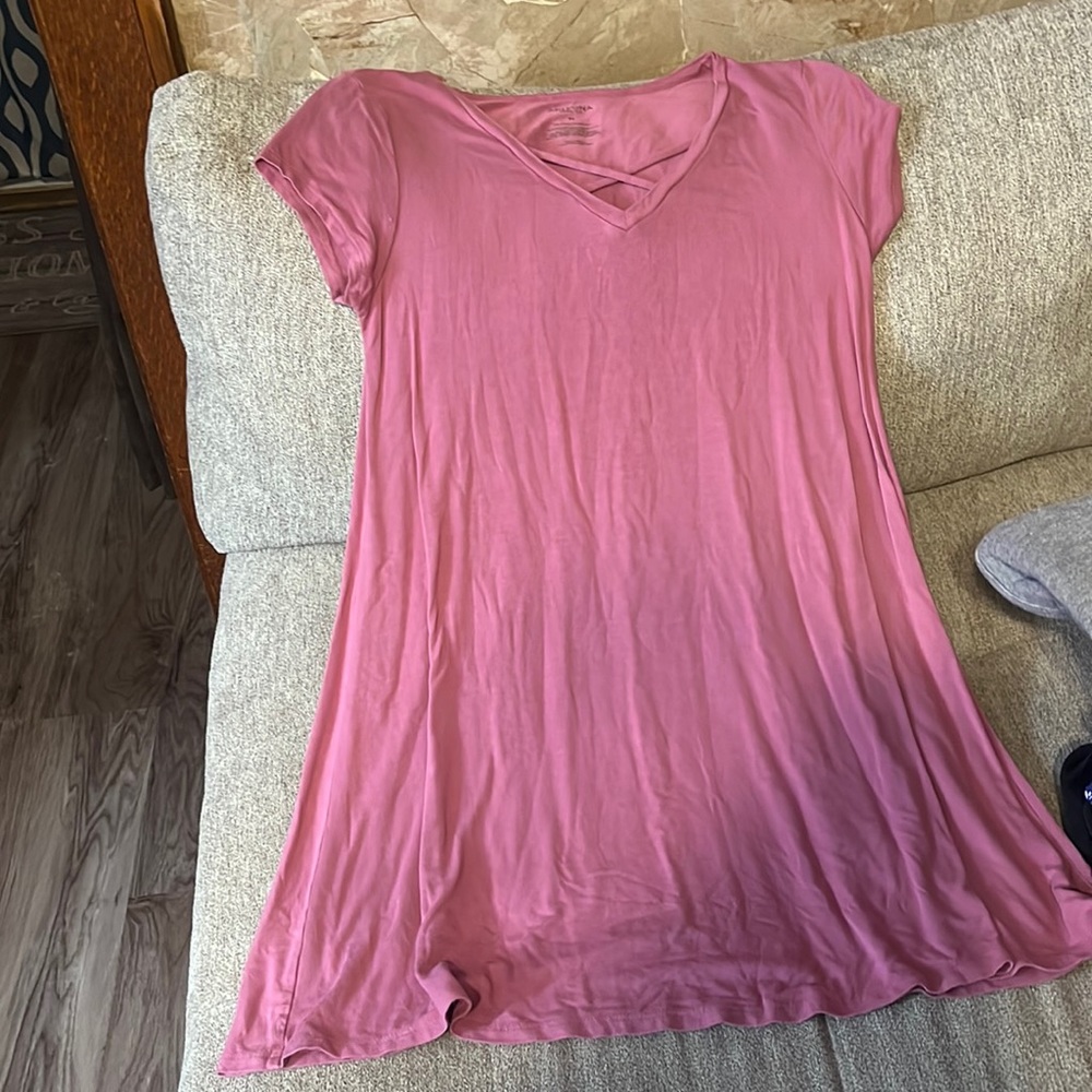 I am selling a cute shirt, size medium, brand Arizona jean company, worn once